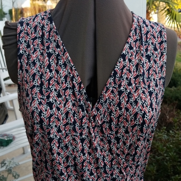 Loft Cross over Slimming Dress - Picture 2 of 8